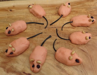 Edible Christmas Crafts - Sugar Mice Edible Christmas Crafts - Sugar Mice
